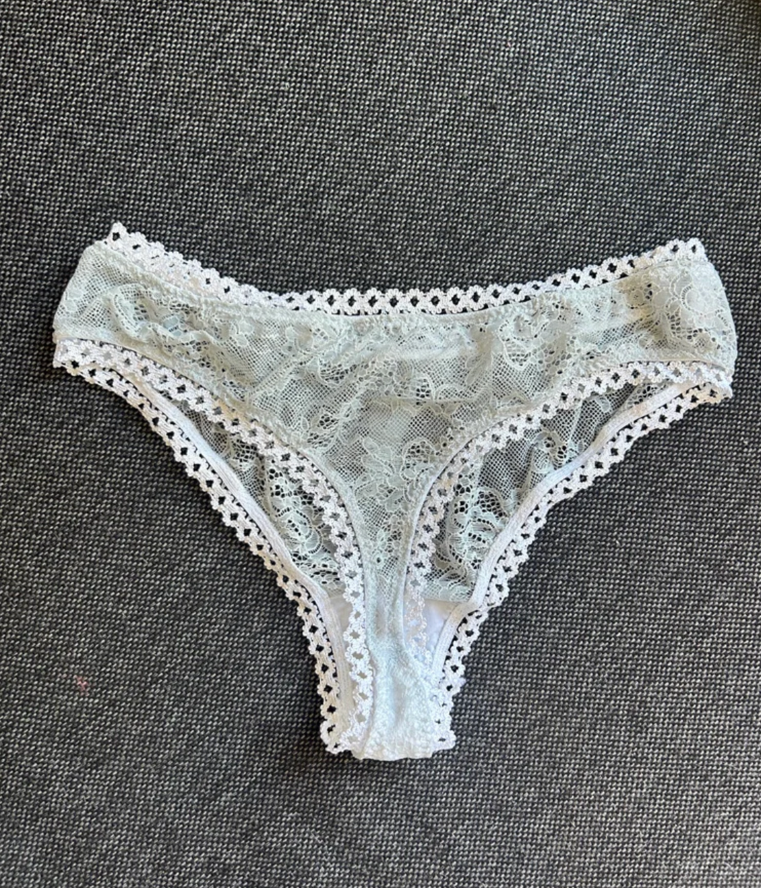 Tanga en dentelle de Calais bleu gris - vue 3
